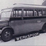Kenteken: A 15634; Bedford (1935), bron: <a href='Openbaar vervoer in Boskoop}(http://www.openbaarvervoerinboskoop.nl)' target='_blank'>Openbaar vervoer in Boskoop}(http://www.openbaarvervoerinboskoop.nl)</a>