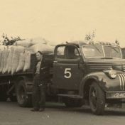 Kenteken: A 24047; Chevrolet, uitsnede foto: collectie W. Eekhof