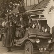Kenteken: A 15122; Kroningsfeest 1948, linksvoor staand: J. Zigterman. foto: A. Zigterman