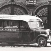 Kenteken: A 7222; Ford V8 bus, foto: uitsnede 1785-14461.jpg