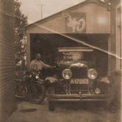 Kenteken: A 1982; Foto genomen bij garagehouder Lubertus Jansen, Beerta 1934. foto: K. Leemhuis