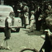 Kenteken: A 1797; Austin A40,  Dwingeloo 1948, foto: Still uit DAVA-film AV2180