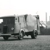 Kenteken: A 25182; Ford V 8, 1940, foto: archief Gemeentereiniging (1475)