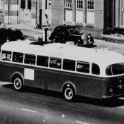 Kenteken: A 49404; Kromhout met nieuw kenteken, Groningen, Verlengde Hereweg ca. 1956, foto: uitsnede 818-6986.jpg