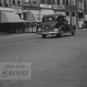 Kenteken: A 17256; Buick, foto: still uit de film "500 jaar Leeuwarden, Zomerreis", Wytze van der Velde, 1935, Fries Film Archief AV0244