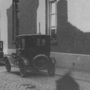 Kenteken: A 6760; Groningen, Akerkhof zuidzijde ca. 1918, foto: uitsnede 1785-23218.jpg