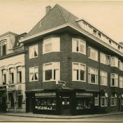Kenteken: A 16389; Nieuwe Ebbingstraat 89-93, 1936 (2437_1229); Fotograaf: P. B. Kramer