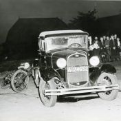 Kenteken: A 24939; Ongeluk BSA motor met de Ford, foto uit archief Kantongerecht Zuidbroek