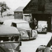 Kenteken: A 2707; Renault, foto: uitsnede reclamefoto Tuf Tuf
