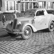 Kenteken: A 27163; Ford Junior veegmachine, foto: archief Gemeentereiniging (1475)