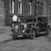 Kenteken: A 3975; Morris, Groningen, Ubbo-Emmiussingel, 1936, foto: Still uit GAVA-film AV0844