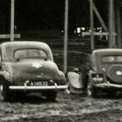 Kenteken: A 13160; Citroën Traction Avant, uitsnede foto: archief Dienst Openbare Werken (1485)