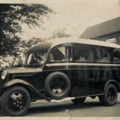Kenteken: A 15443; Ford bus, ca. 1935, foto: C. Luring