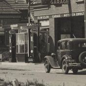 Kenteken: A 8091; Noordbroek, Diepstreek, Garage D. Wolthof ca. 1939, foto: uitsnede 1986-14070.jpg