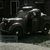 Kenteken: A 40780; Austin Ten, foto: "Still" uit film AV1223 collectie Fries Film Archief