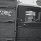 Kenteken: A 18440; Ford, foto: Still uit GAVA-film AV2068