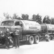Kenteken: A 37509; Mack, foto: collectie <a href='http://www.transportnostalgie.punt.nl/' target='_blank'>transportnostalgie.punt.nl</a>