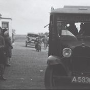 Kenteken: A 5830; Ford, Ter Apel, 1933, foto: still uit de film "Ouden van dagentocht en zwemwedstrijden Ter Apel", F.C.W.H. Lunow, 1933-1936, coll. GrA (2209-AV4946)