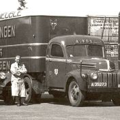 Kenteken: A 35273; Ford, uitsnede foto A. Dijkman