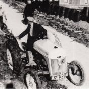 Kenteken: A 43214; Ford Dearborn, foto: Historische vereniging Bedum