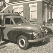 Kenteken: A 17322; Morris met nieuw kentken, foto: G.J. Bosma