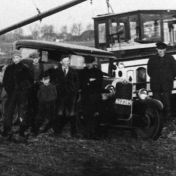 Kenteken: A 12219; Chevrolet, uitsnede foto Streekhistorisch Centrum Stadskanaal