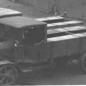Kenteken: A 6609; uitsnede foto Gemeentereiniging (1475)