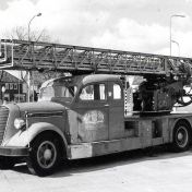 Kenteken: A 28729; Studebaker met nieuw kenteken,  foto: W. Schuitema