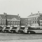 Kenteken: A 41230; Ossenmarkt Groningen, v.l.n.r. A-29690, A-35172, A-36538, A-41230, A-35171 en  NB-05-15, foto: J. Harmsen