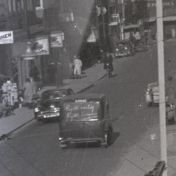 Kenteken: A 13522; De bestelauto van Fongers in de Oosterstraat, Groningen, 1949, foto: uitsnede 2248-403.jpg; Fotograaf: Fotobedrijf Piet Boonstra
