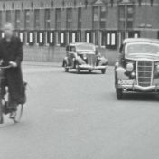 Kenteken: A 30160; Ford, foto: Still uit GAVA-film AV0535