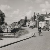 Kenteken: A 18066; Veendam, Westerdiep, 28-05-1955, foto: archief Dagblad van het Noorden (AW2024-242); Fotograaf: Folkers, E.