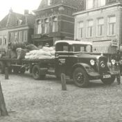 Kenteken: A 3321; Mercedes, foto: collectie Veenkoloniaal Museum (Bo 228)