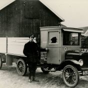 Kenteken: A 2986; Ford, foto: collectie Veenkoloniaal Museum (VM-3-0-ind-0-5-1)