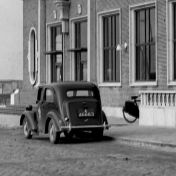 Kenteken: A 46888; Ford Anglia, uitsnede foto Zeeuws Archief