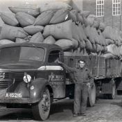 Kenteken: A 16216; Volvo, foto: archief W. Mollema