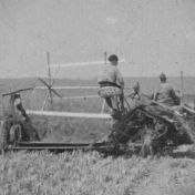 Kenteken: A 25275; Fordson, foto: still uit AV0909, collectie Groninger Archieven