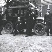 Kenteken: A 804; Veldwachter Christiaan Stadlander voor zijn Ford 1926, foto: privé collectie