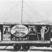 Kenteken: A 13233; Ranja auto met radio (818-19413)