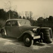 Kenteken: A 16878; Citroën Traction Avant met Duintjer Turfgasgenerator, foto: archief Duintjer en zonen (1958-133)