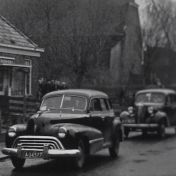 Kenteken: A 34577; Oldsmobile, foto: Still uit GAVA-film AV0186