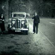 Kenteken: A 13851; Plymouth, ca. 1935, foto: Still uit GAVA-film AV1424
