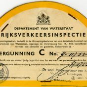 Kenteken: A 11753; Herkenningsteken behorend bij vergunning personenvervoer, foto: H.J. Dijkhuizen