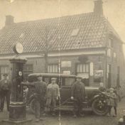 Kenteken: A 1086; Dürkopp Landaulette (in de garage), foto: M. Boer