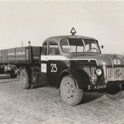 Kenteken: A 36458; Steyr vrachtwagen, foto: archief PAX