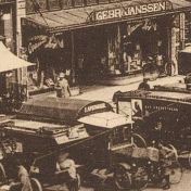 Kenteken: A 13231; Groningen, Grote Markt ca. 1930, foto: uitsnede 1986-20938