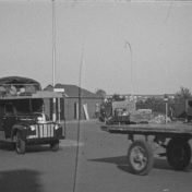 Kenteken: A 8257; Ford, foto: Still uit GAVA-film AV5184