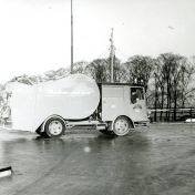 Kenteken: A 27161; Ford V8, Betonwerken VAM ca. 1951, foto: archief Dienst Openbare Werken (1485)