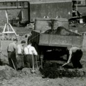 Kenteken: A 36311; Bedford, voorbereiding VAM ca. 1950, uitsnede foto: archief Dienst Openbare Werken (1485)