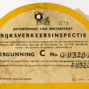 Kenteken: A 11320; Herkenningsteken behorend bij vergunning Duitse Weermacht, foto: H.J. Dijkhuizen